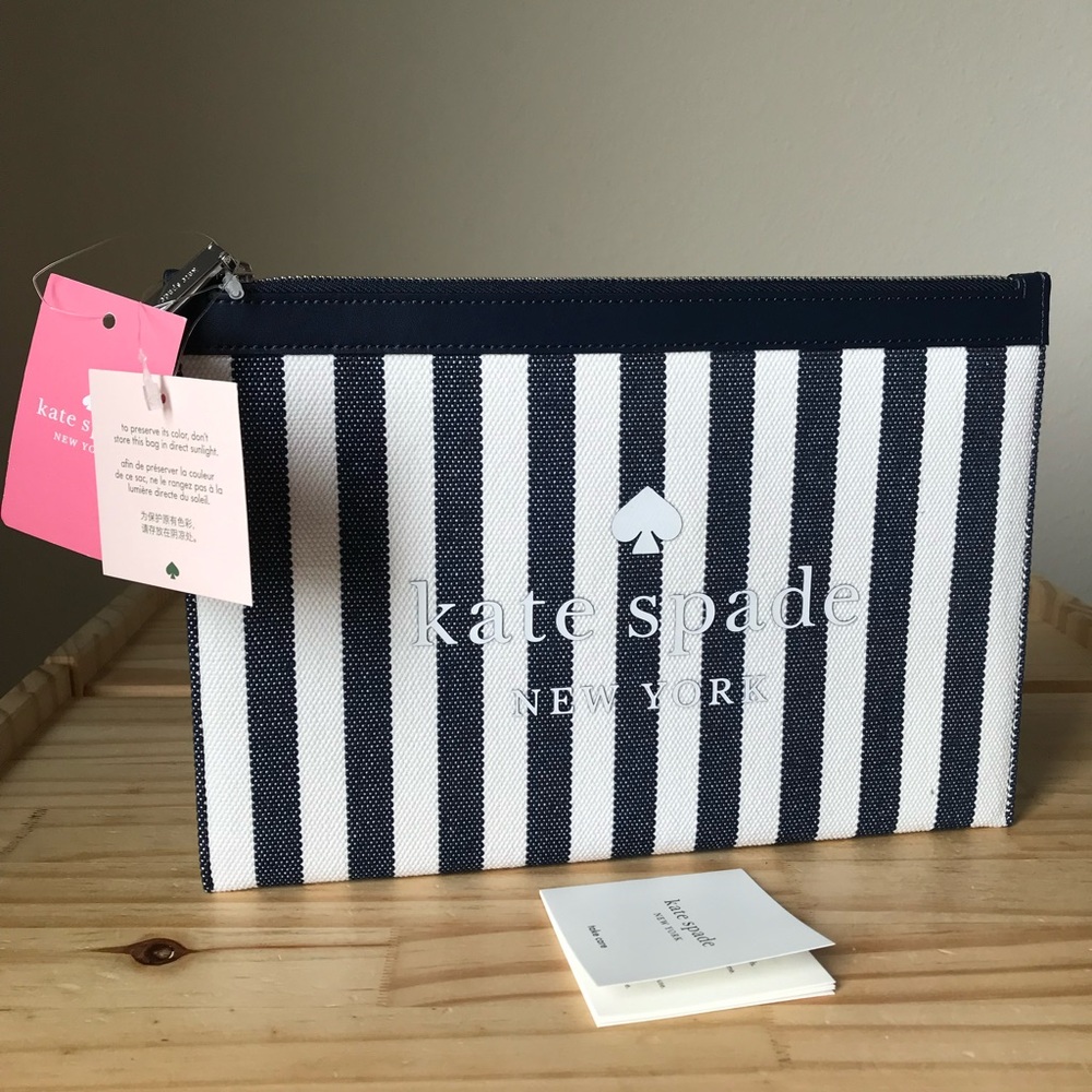 Kate Spade large zip pouch🎈🎈